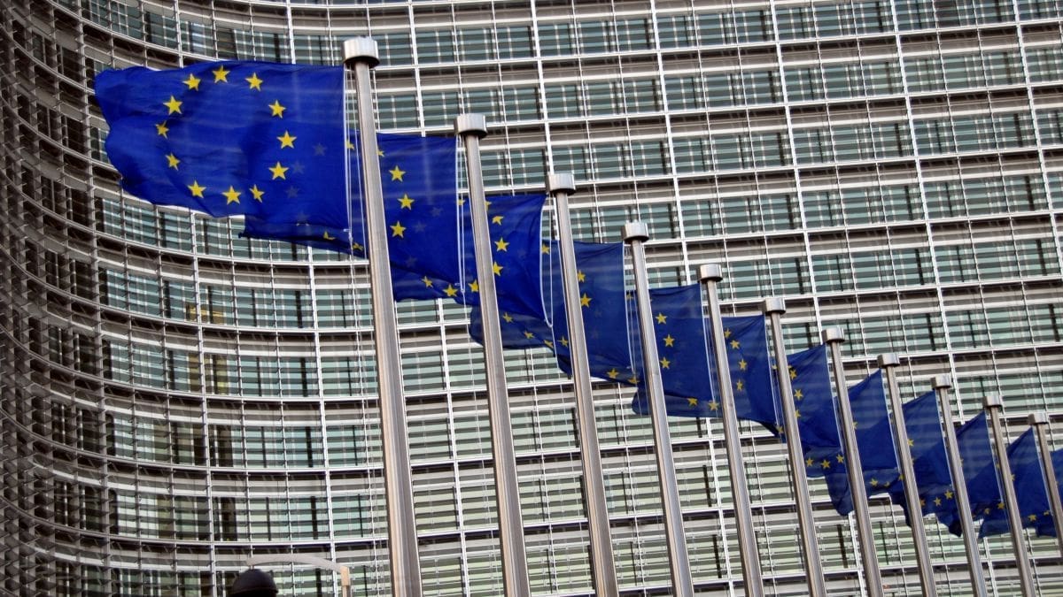 UE