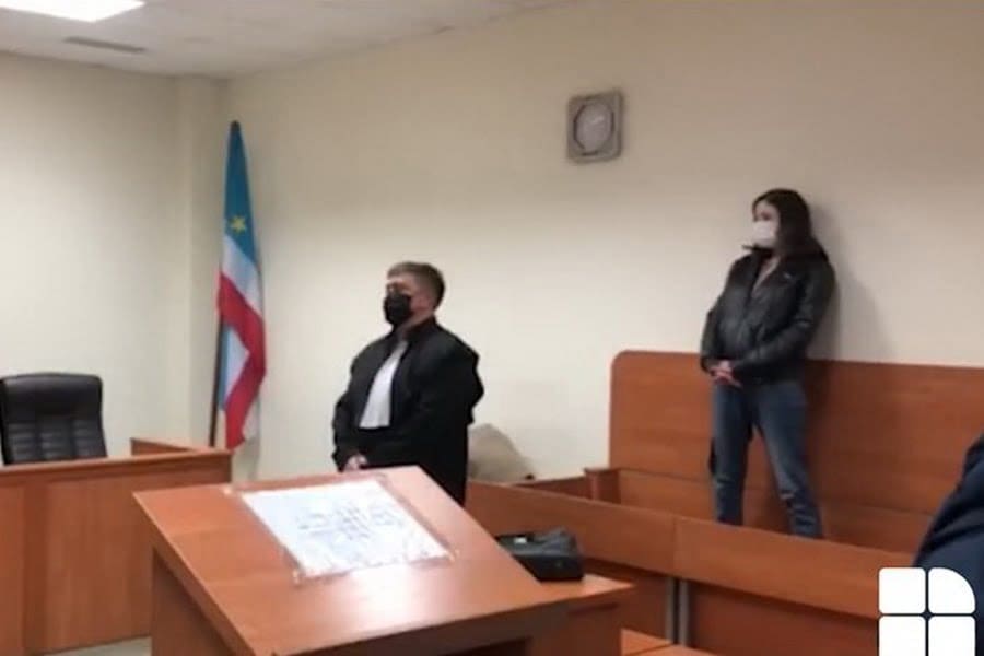 девушка убила мать, суд
