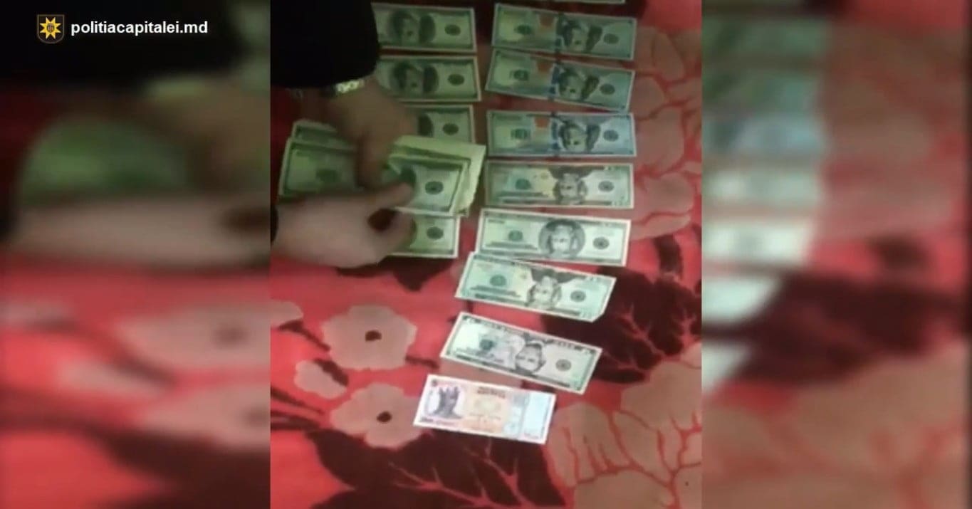 деньги из кошелька